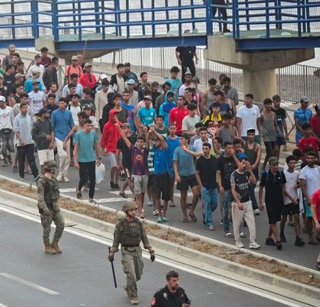 Image of illegal migrants crossing the Spanish border